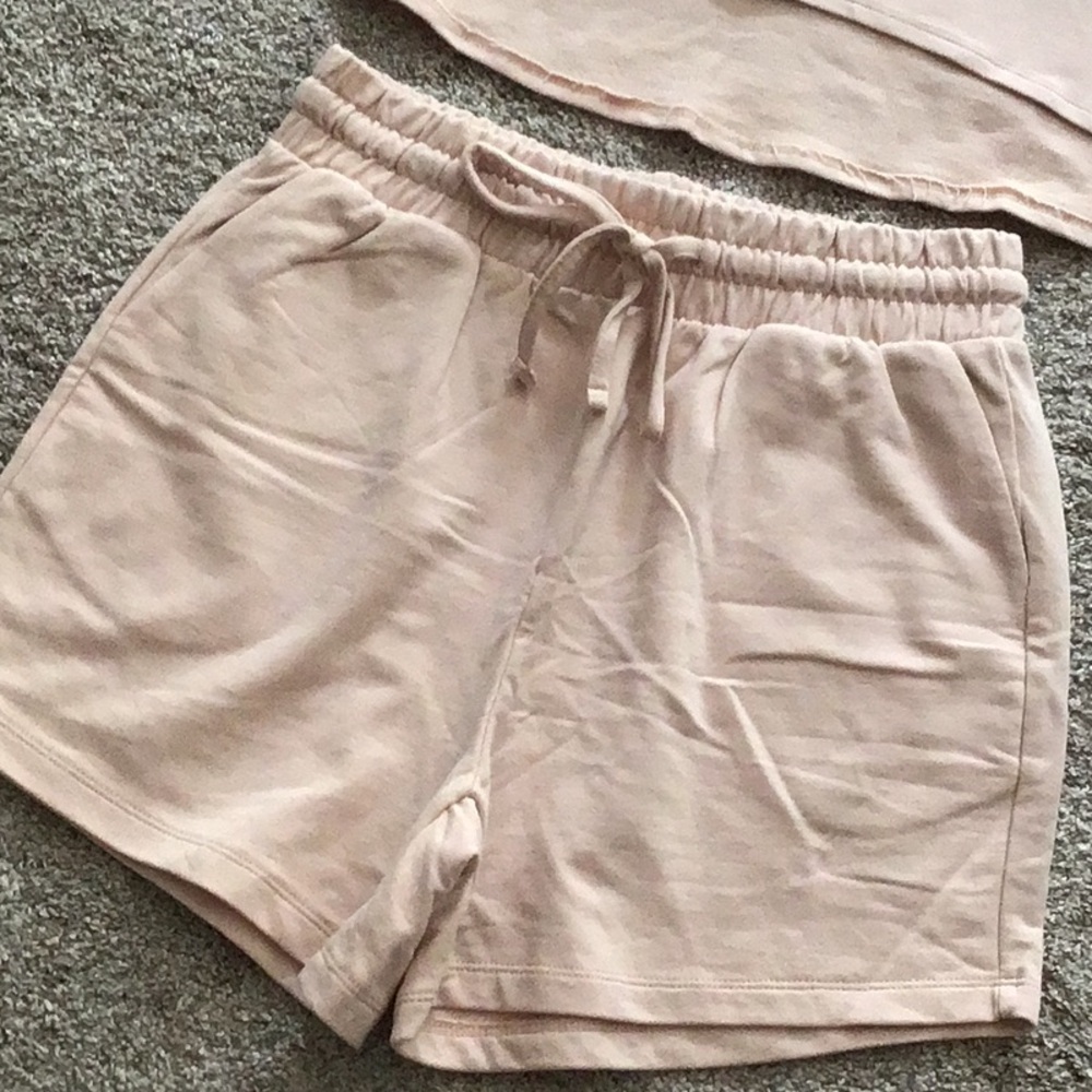 ZENANA SHORTS LOUNGE SET - MEDIUM NWOT - Picture 3 of 7